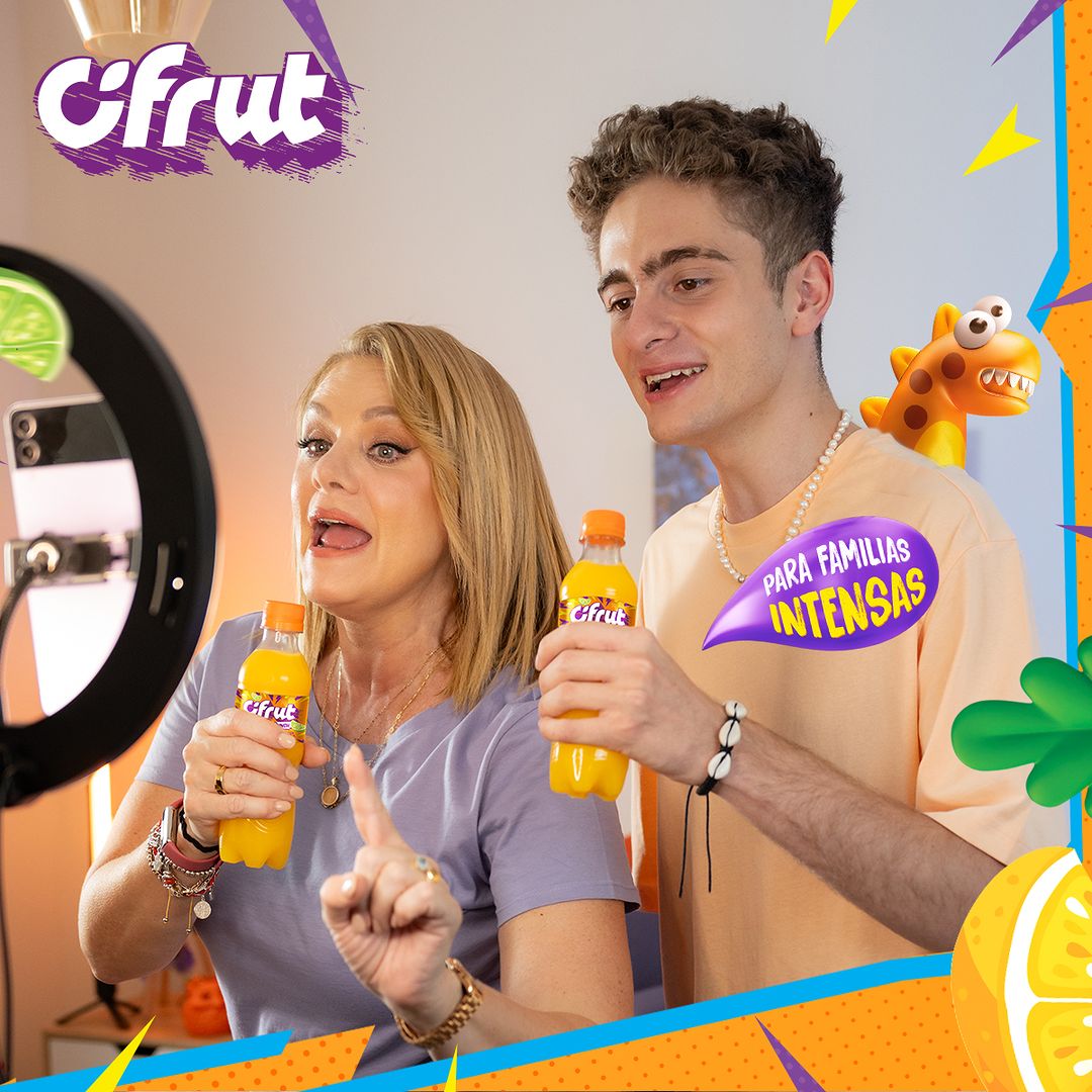 marcelea7's tweet photo. Erika Buenfil y Nico disfrutan intensamente de la música 🎸🎧 con #cifrut 🍋🍊 este post se responde con tu canción más intensa 🎛️
#erikabuenfil50
#parafamiliasintensas
#cifrutMexico
@ebuenfil https://t.co/3Rp5fPf0y4