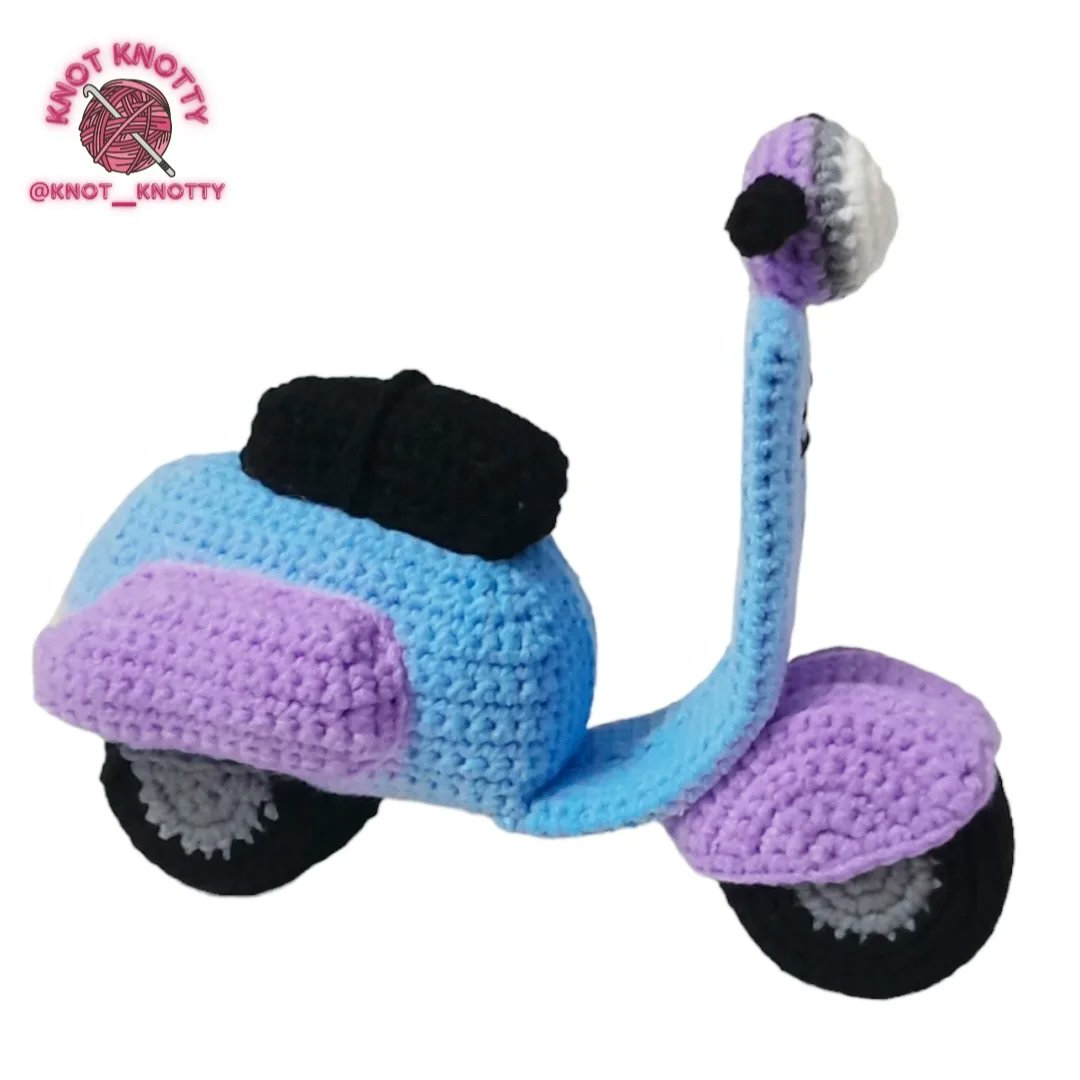 Beep beeep! Anyone need a ride? Hop on! 🛵