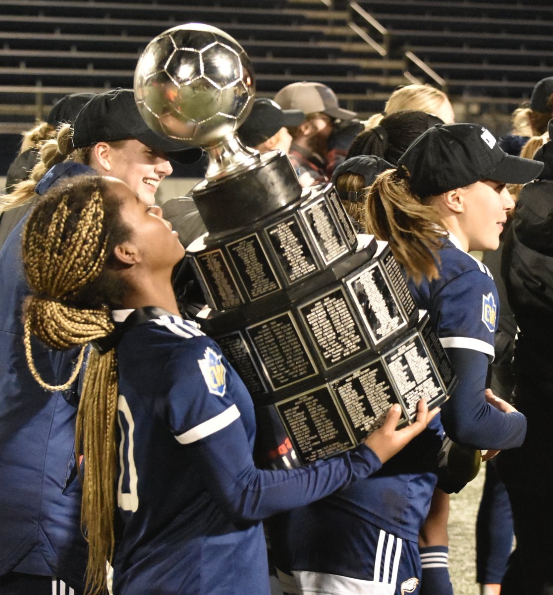 lescovershots's tweet photo. UBC THUNDERBIRDS win USPORTS National Womens University Championship... AGAIN! (Copyright: Covershots Inc.) https://t.co/05jO7RZjOL