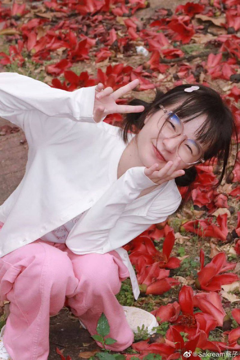 p1zhux11's tweet photo. 抖音: Sakream
姓名: 曾薪如
身份证: 440882200206086820
手机号: 18476940015
QQ: 321914024

学号: 19150906110
学校: 广东财经大学马克思主义学院 https://t.co/usimsAXZeO