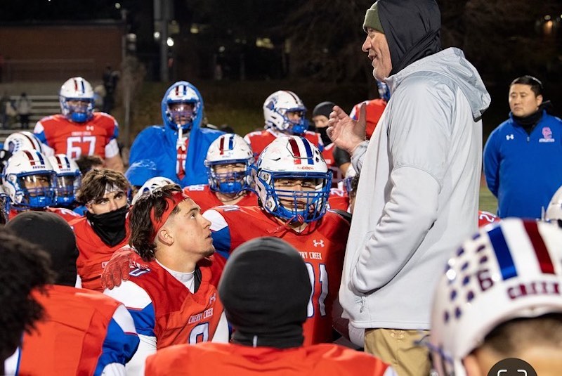 GOAT #HSFootball Coach From Every State 🏈 Colorado: Dave Logan 🐐 High Schools: Cherry Creek, Arvada West, Chatfield, Mullen State Titles: 11 (1997, 2001, 2004, 2008-10, 2014, 2019-22) Overall Record: 315-69 (.820) stadiumtalk.com/s/greatest-hig…