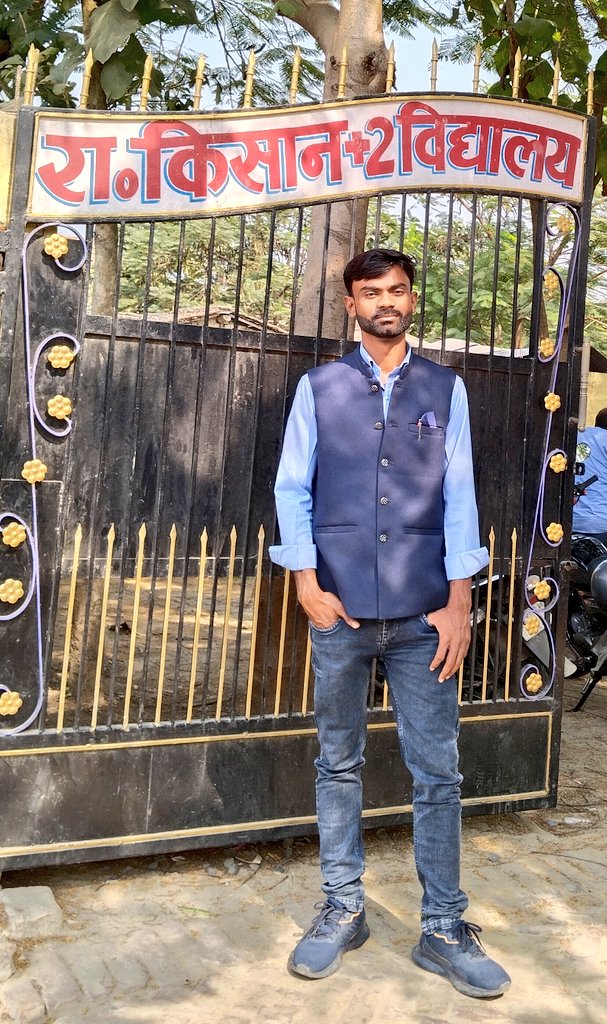 Educatoranand's tweet photo. नौकरी का पहला दिन बेहद महत्वपूर्ण होता है।ये स्मारक होता है आपके सारे संघर्षों की यात्रा का और ऊर्जा से भर देता है,आगे आने वाली चुनौतियों का सामना करने के लिए।🥰
#tranandkumar #anandkumar #teacher #bpscteacher #BPSCTRE https://t.co/rTRSLyZZll