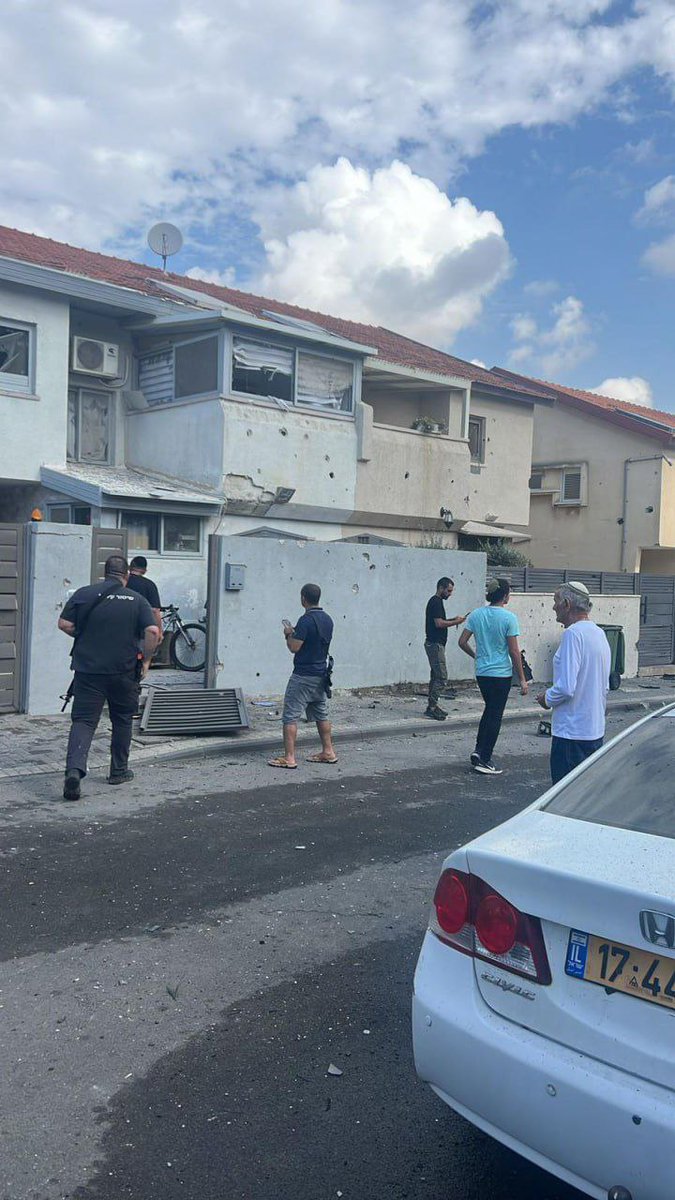 Marchfoward's tweet photo. KEMASKINI

Sekitar Jam 5 Petang tadi waktu Malaysia

3 roket Briged Al Qassam melepasi Iron Dome mengena rumah dan kereta di Ashkelon, Israel https://t.co/8jxV5JgQpN