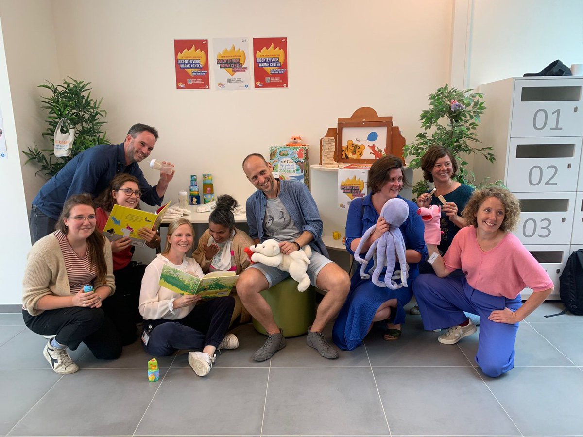 Ruben De Clercq (@rubendc_ahs) on Twitter photo Opgroeien zonder zorgen: het thema van De Warmste Week gaat recht naar het hart van de docenten Pedagogie van het Jonge Kind aan <a href="/ArteveldehsGent/">Arteveldehogeschool</a>. De komende twee maanden trekken ze vrijwillig het warme werkveld in: arteveldehogeschool.be/nl/nieuws/bach….
#warmsteweek #pedagogievanhetjongekind Opgroeien zonder zorgen: het thema van De Warmste Week gaat recht naar het hart van de docenten Pedagogie van het Jonge Kind aan <a href="/ArteveldehsGent/">Arteveldehogeschool</a>. De komende twee maanden trekken ze vrijwillig het warme werkveld in: arteveldehogeschool.be/nl/nieuws/bach….
#warmsteweek #pedagogievanhetjongekind