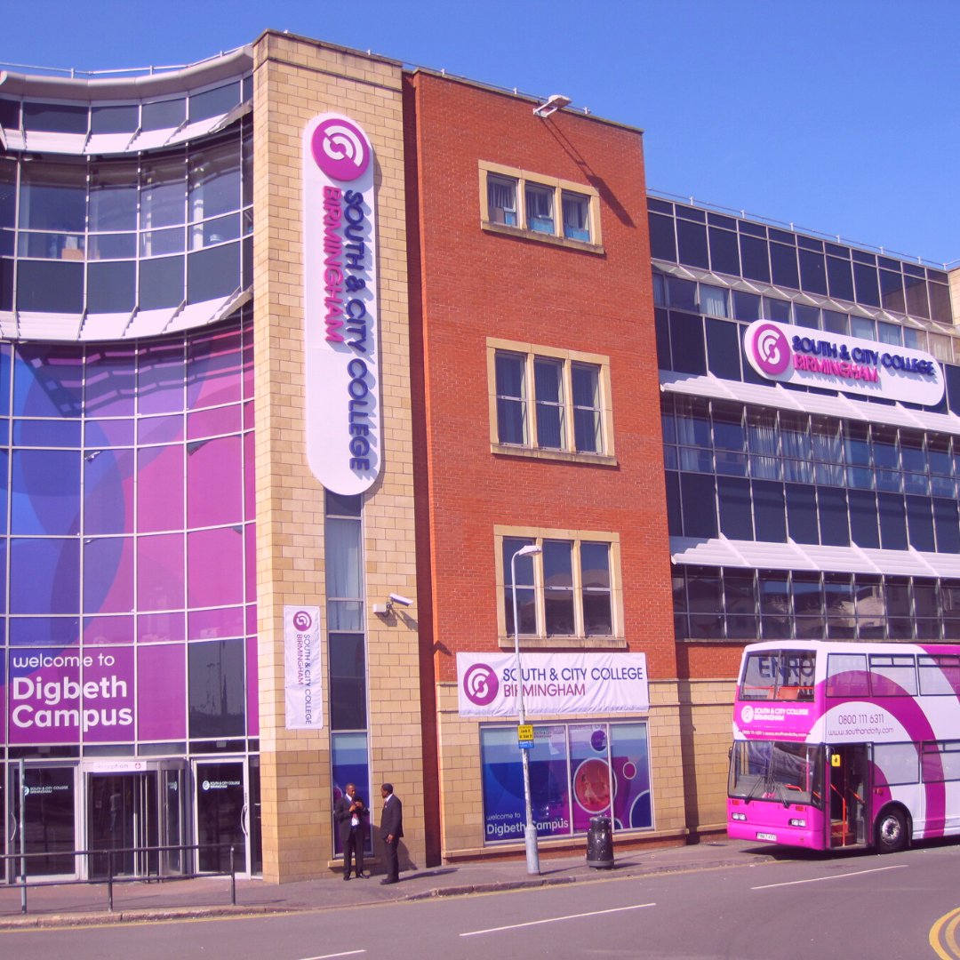 ❓Are you 16-25 and use public transport in the West Midlands❓

Travel for West Midlands (TfWM) is hosting a Travel Workshop tomorrow at our Digbeth campus, and they're looking for YOUR feedback 🚌

Complete this short form to get registered to attend:
➡️ ow.ly/7l7a50Q7kYq