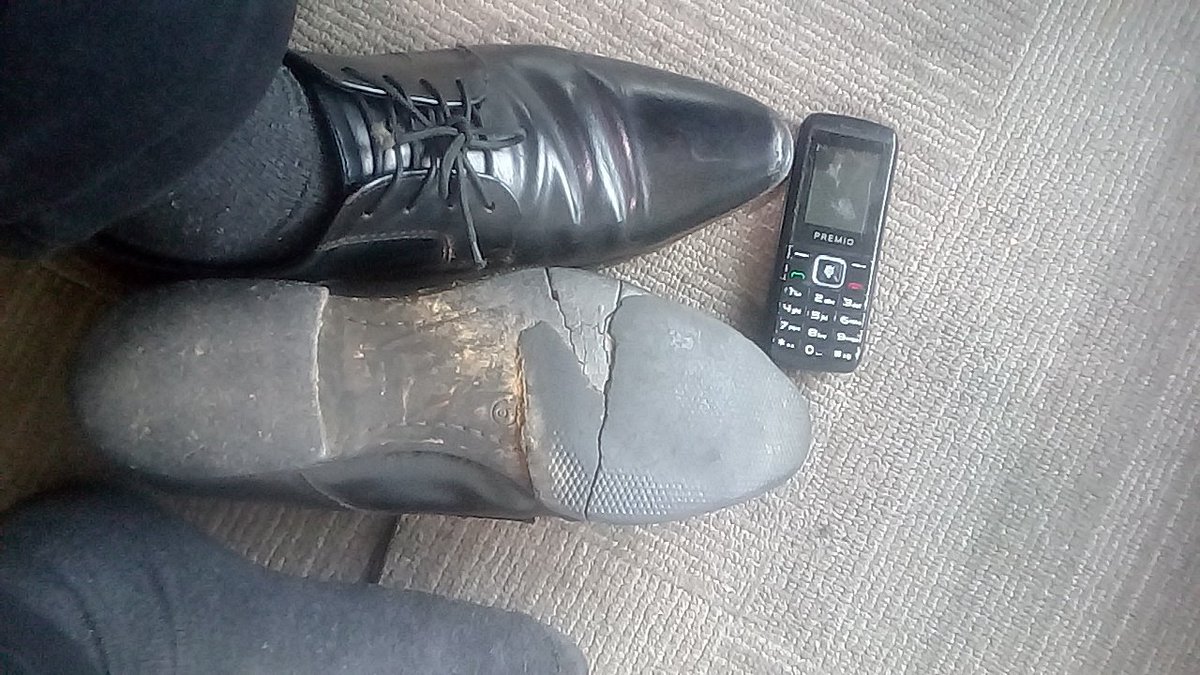 #SavannaBossBonus I deserve a SavannaBossBonus because I 've been working so hard for my kids and I can't even buy myself some shoes to go work and  a better phone to call my kids