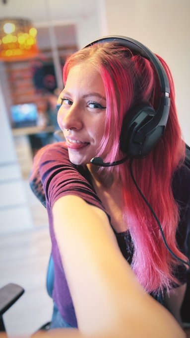 What&rsquo;s your fav game rn?🎮 https://t.co/sbkWoqevff