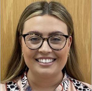 cwpnhs's tweet photo. Rebecca is an apprentice Psychological Wellbeing Practitioner (PWP) for West Cheshire NHS Talking Therapies. “I’ve always been passionate about helping people and knew that working in psychology was what I was keen to pursue.”#PPweek @PPNEngland 👉 https://t.co/FsVXWEkuYT https://t.co/bpJBBXuwjR