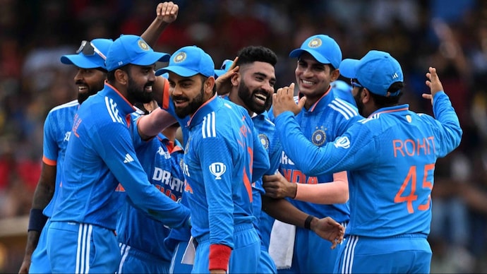 India in the semifinals in last 10 years

India vs?  Formate      Year   Results
 
INDvsSA    T20WC      2014    Won
INDvsAU    ODIWC      2015    Lost
INDvsWI    T20WC      2016    Lost 
INDvsBAN CT               2017    Won
INDvsNZ    ODIWC      2019   Lost
INDvsENG  T20WC…