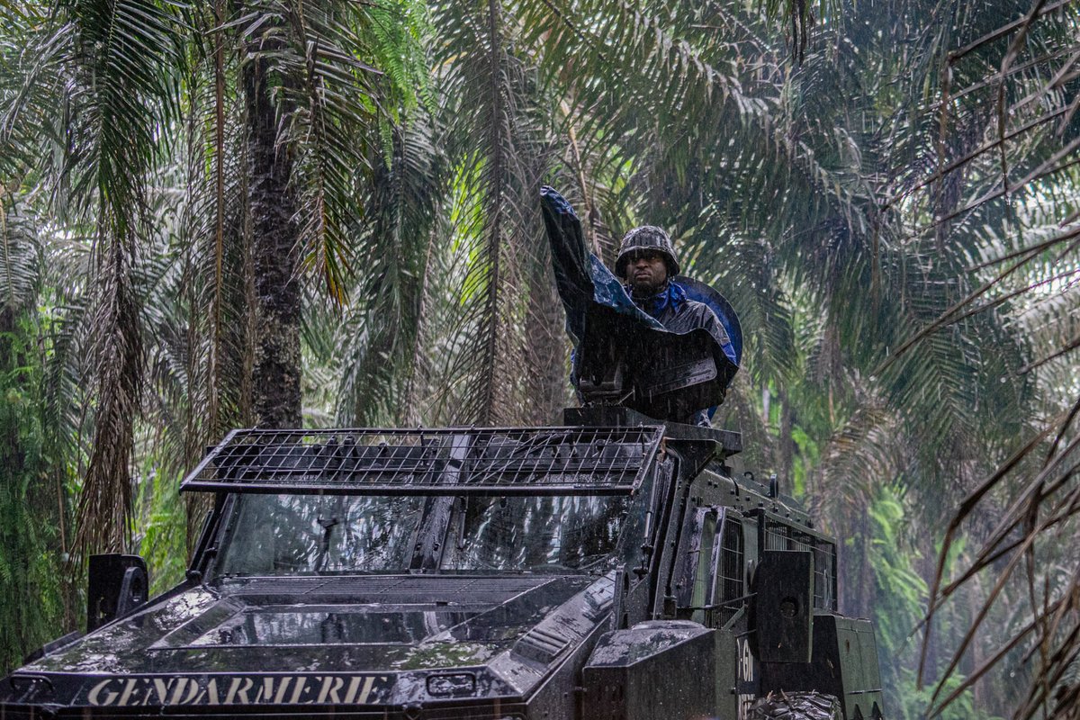 armeedeTerre's tweet image. Partenariat militaire opérationnel ✅ pour les @EFCI_officiel et un peloton blindé de la gendarmerie ivoirienne.

➡️ Renforcement des compétences 🇫🇷🇨🇮, combat débarqué, lutte contre les engins explosifs improvisés, sauvetage au combat, échanges de savoir-faire.

#MissionsOps
