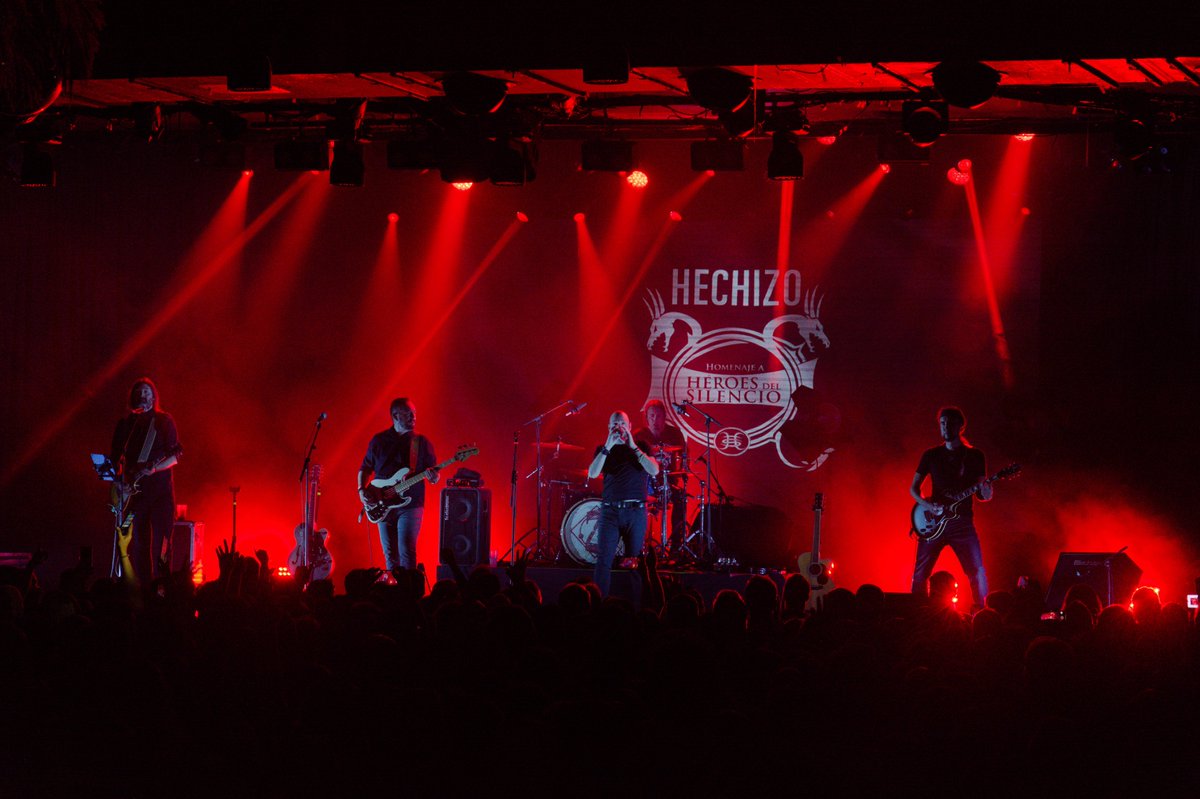 HechizoHeroes's tweet photo. Estamos ultimando la gira de salas 2024. Parece que viene fuerte. Estad atentos para poder encontrarnos en el camino.

#hechizo #heroesdelsilencio #conhdeheroes #rock #conciertos https://t.co/ycfecg2amY