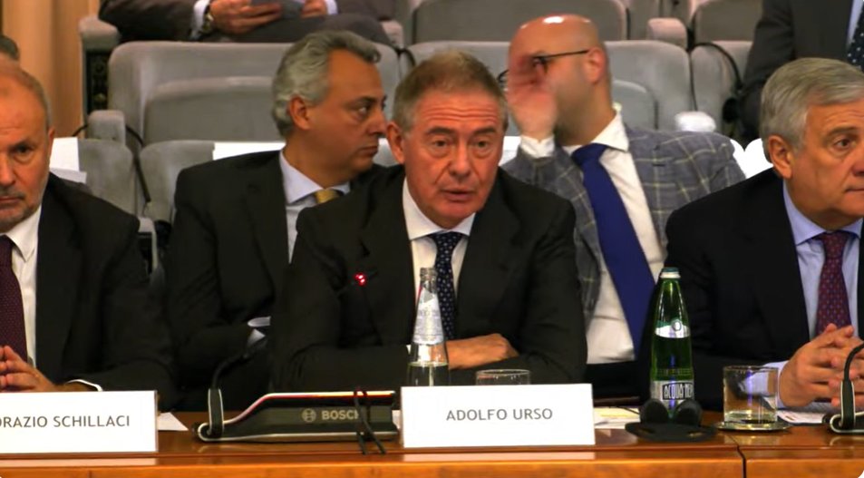 Ministro Adolfo Urso <a href="/mimit_gov/">MIMIT</a>: "Importante lavoro del tavolo #Farmaceutica e #Biomedicale, con
<a href="/MinisteroSalute/">Ministero della Salute</a> e gli attori di questo importante asset produttivo, per elaborare un piano nazionale sulle #biotecnologie con prima bozza a fine anno". Live: youtube.com/live/R3g7pV6NY…