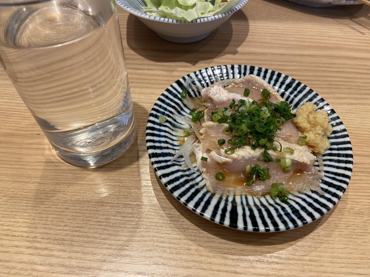 wx_s87's tweet photo. 今日はこれから大学生と飲み🍺🍶🥃
おっちゃん話題に付いていけるんかな😅
軽く勢いつけてから笑
行って参ります🫡 https://t.co/p8JnVhQBzw