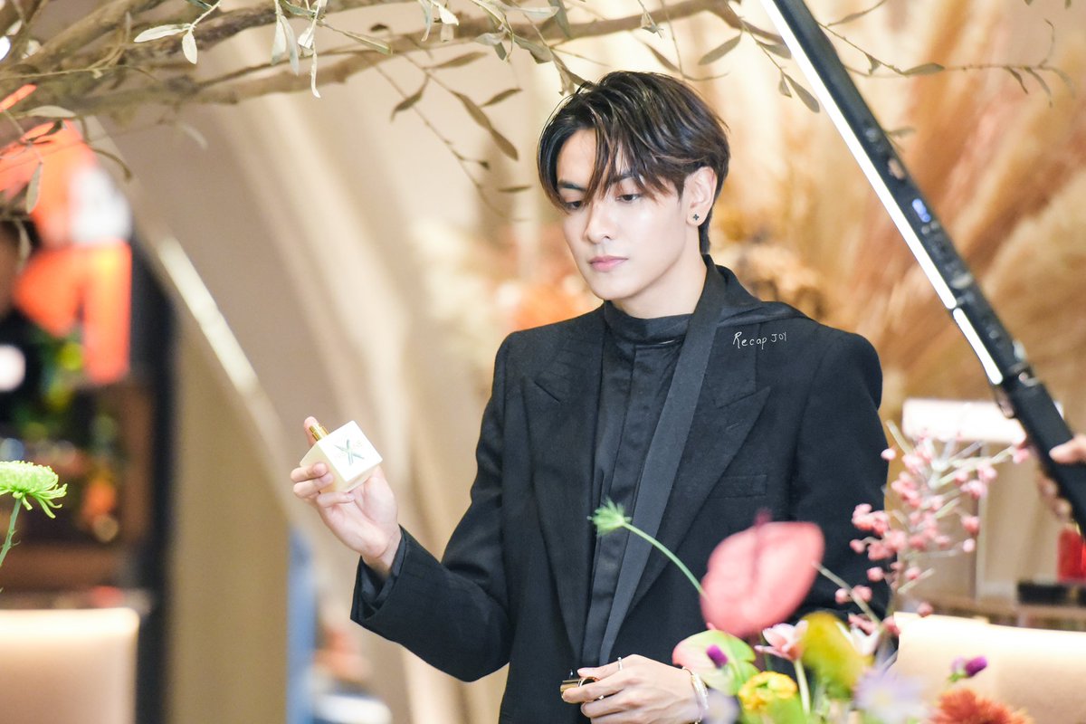 หลุดออกมาจากเทพนิยายรึเปล่าน่ะ🖤

<a href="/ChenRcj/">อันโดรเมด้า ชุน</a> 
#จุงอาเชน
#AtelierDePrestige