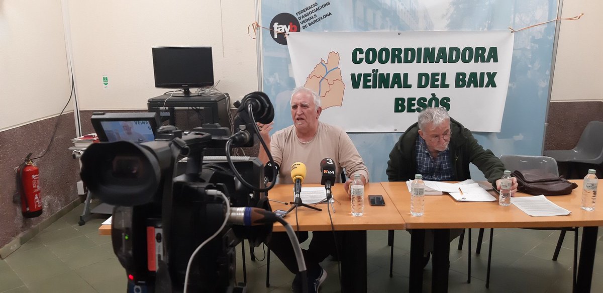 En el marc de la roda de premsa de la #CoordinadoraVeïnaldelBaixBesòs els activistes veïnals estan detallant la tartera de punts incomplerts x part dels ajuntaments,  començant x la no inclusió en la convocatòria del #ConsorcidelBesòs tal com apunten els estatuts.
