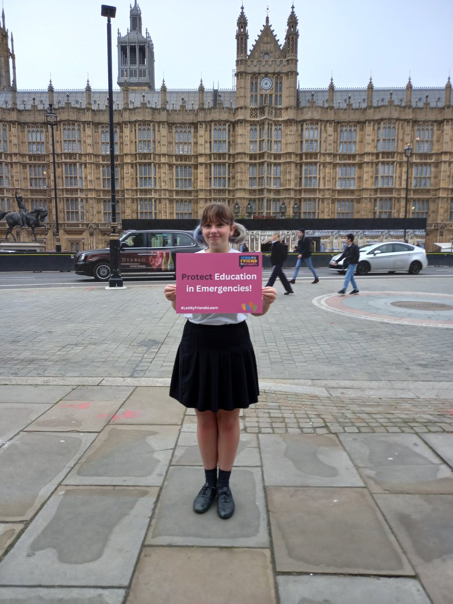 sendmyfriend's tweet photo. Campaign Champions are ready for a busy day at Parliament, demanding that refugee education is prioritised &amp; protected in times of emergencies ahead of the #GRF2023 
✊️
#LetMyFriendsLearn #SDG4 https://t.co/b3mwuBQUdo