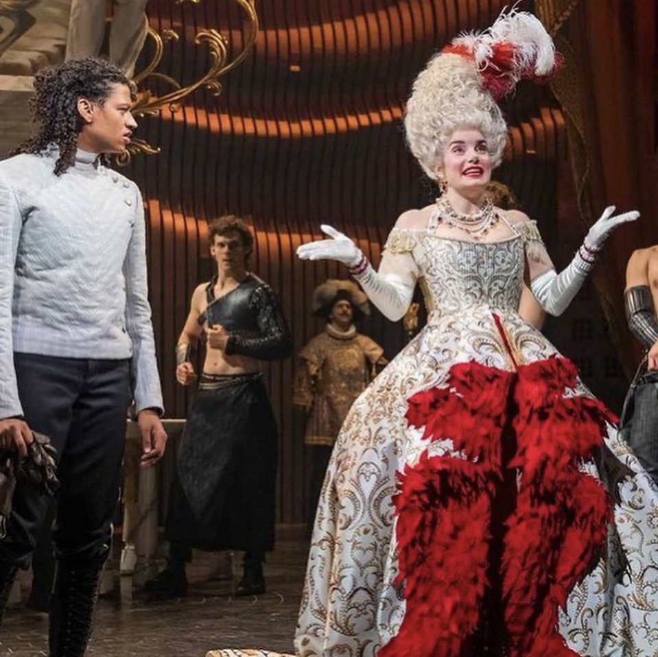 Did you know VICKISARGE designed and created the jewellery for Andrew Lloyd Webber's 2021 West End hit, CINDERELLA?

VICKISARGE.COM
#vickisarge #theatredesign #handmadecostumejewellery #cinderella