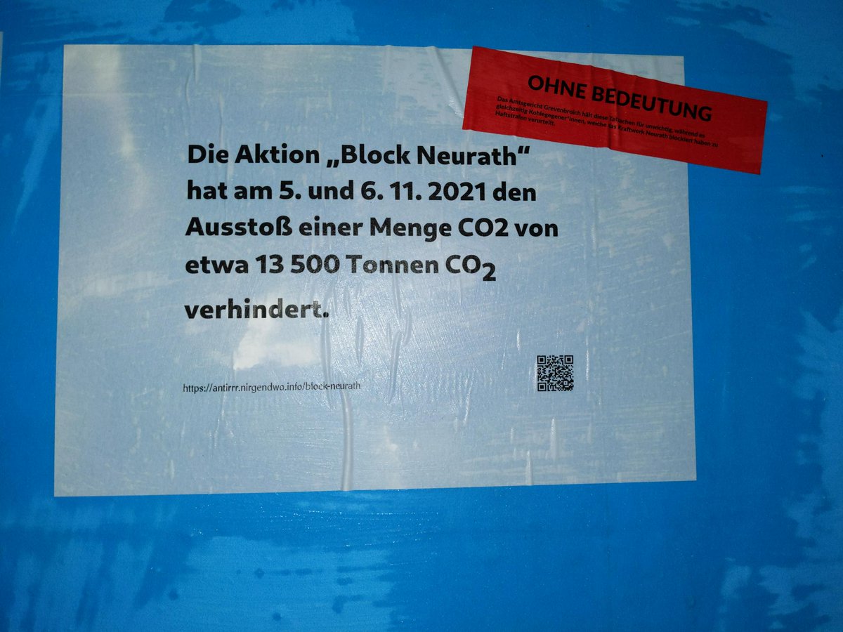 BlockNeurath's tweet photo. In ganz #Grevenbroich sind über Nacht einige  Plakate mit Fakten zur #Klimakatastrophe und #RWE als einer  der Hauptverursacher aufgetaucht. Die Grupoe "ÜberallRepressionNirgendwoGerechtigkeit" solidarisiert sich mich den Angeklagten. #KohleStop https://t.co/OgHJLxffxW