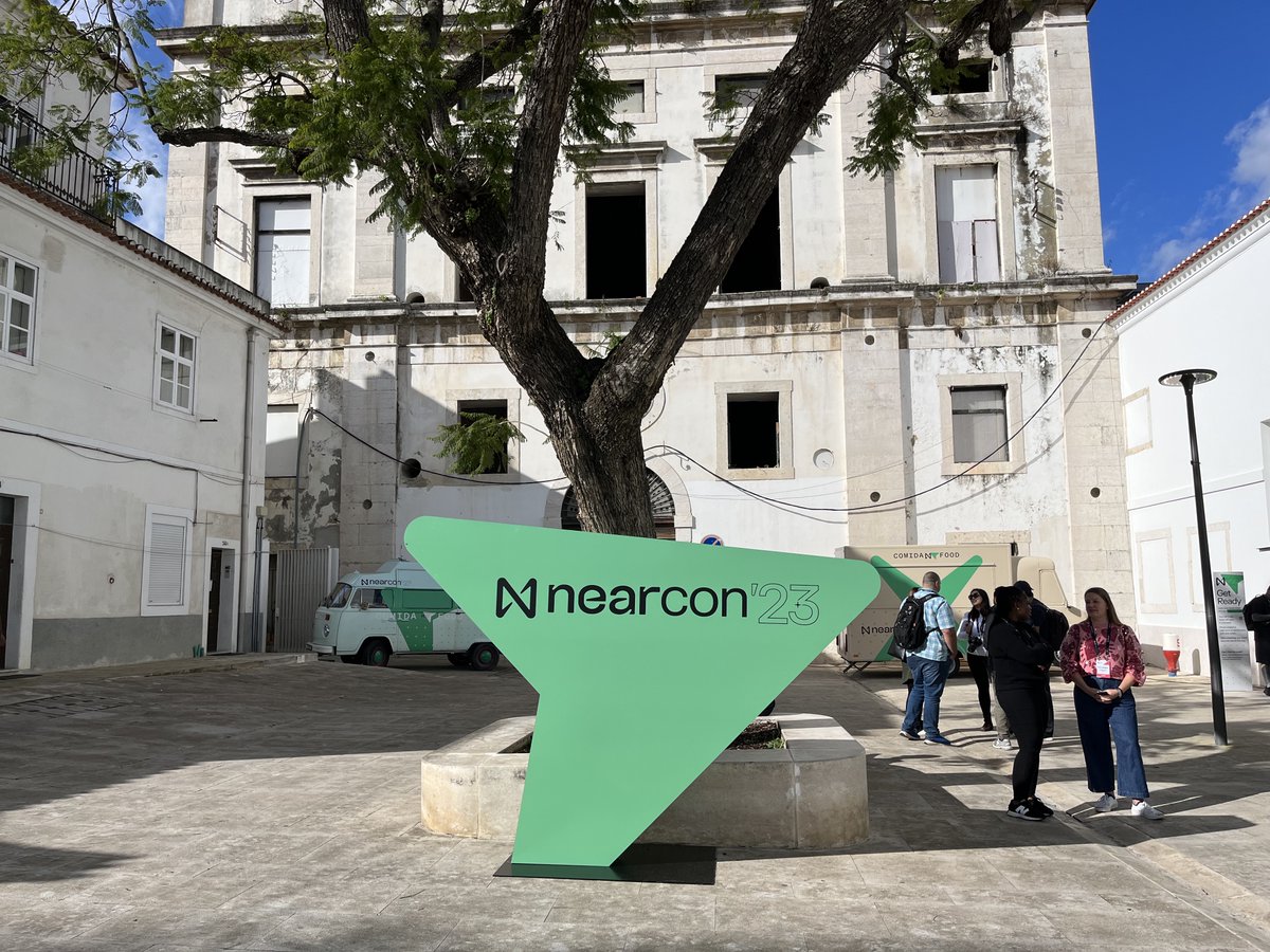 @NEARProtocol [1 / 7] The return of @ilblackdragon as CEO of @NEARFoundation was announced just days before the conference. 

Founders & ecosystem members were curious to learn more about #NEAR's future strategy and what exactly would be announced at #NEARCON23.

#NEAR #onNEAR