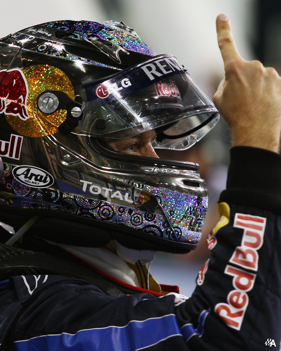 Always_Seb's tweet photo. Ok Sebastian good job. I need to wait until everybody crosses the line, I need to wait but it's looking good.  You just wait sunshine, you just wait.. Hamilton P2. Button P3. There's another two cars coming around in fifteen and sixteen. Rosberg P4 Kubica P5. Du bist Weltmeister! https://t.co/uM5n9vwDID