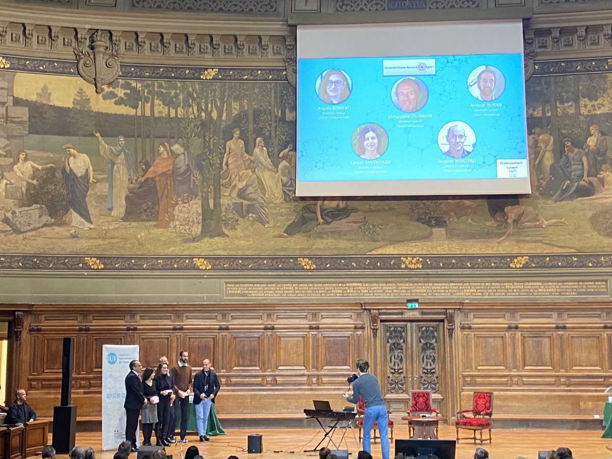 Frederic Fleury (@pr_fredfleury) on Twitter photo Félicitations à nos 5 lauréates et lauréats IUF2023 de <a href="/UnivLyon1/">Université Lyon 1</a> aujourd’hui célèbres à <a href="/InstUnivFr/">Institut universitaire de France (IUF)</a> Angela Bonifati , Christophe Dujardin, Arnaud Duran, Nazila Mahmoudi, Jacques Marteau. Belle réussite pour vos futurs travaux avec tout le soutien de l’UCBL Félicitations à nos 5 lauréates et lauréats IUF2023 de <a href="/UnivLyon1/">Université Lyon 1</a> aujourd’hui célèbres à <a href="/InstUnivFr/">Institut universitaire de France (IUF)</a> Angela Bonifati , Christophe Dujardin, Arnaud Duran, Nazila Mahmoudi, Jacques Marteau. Belle réussite pour vos futurs travaux avec tout le soutien de l’UCBL
