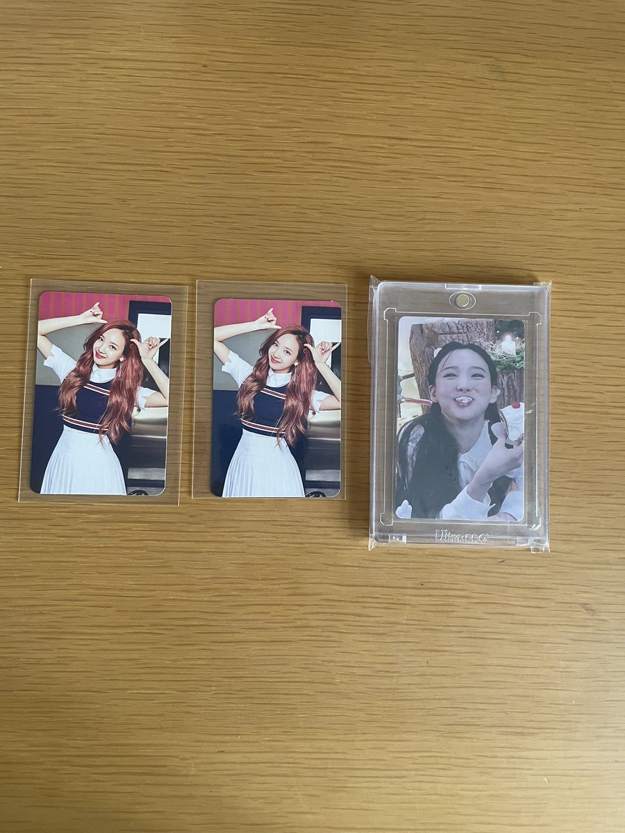 nasamichwan's tweet photo. wts lfb 

twice nayeon signal jirit photocard

250 ea 
2nd pic 90 ea

minimum of 4 pcs from second pic
will prio getting more https://t.co/rk0Uaouph4