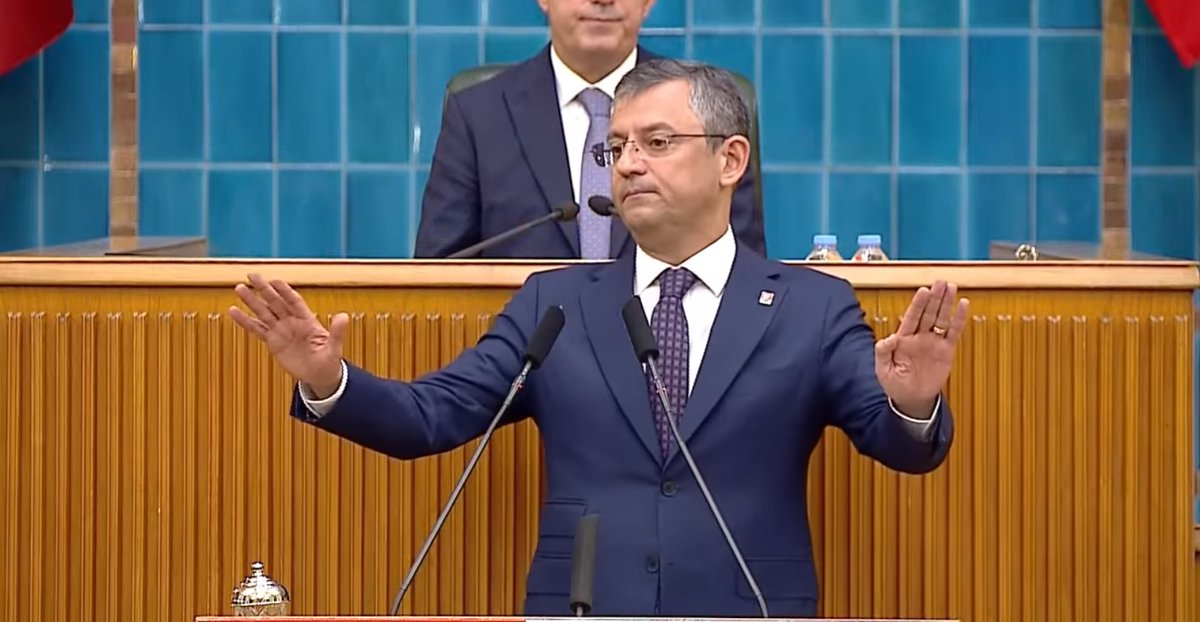 Özgür Özel: 

"Bundan sonra emek ve sermaye karşı karşıya gelmişse emeğin yanındayız" 

birgun.net/haber/chp-nin-…