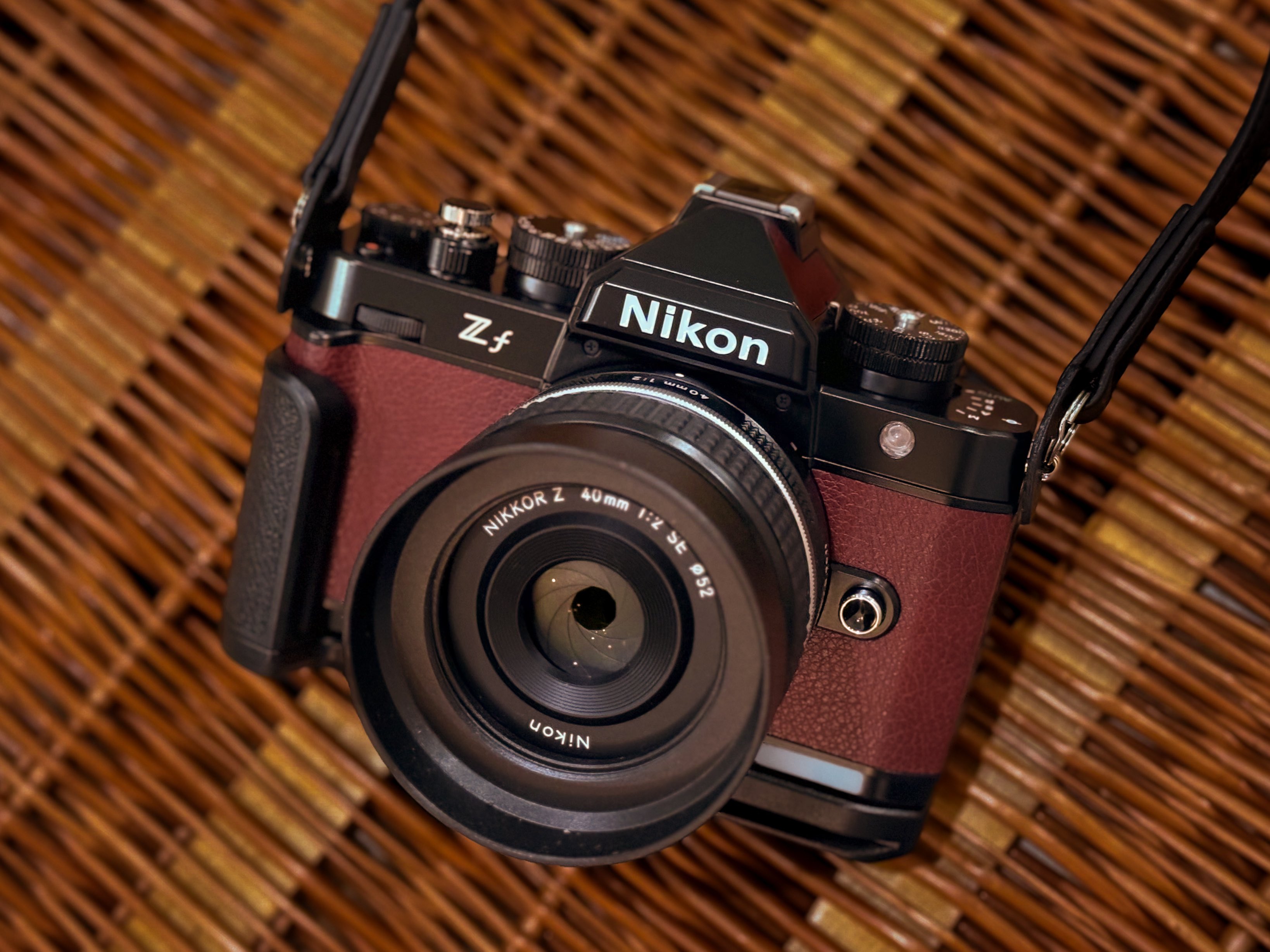 Nikon Zf ミラーレス一眼カメラ ボルドーレッド nikon direct限定!]Nikon zf ボルドーレッド 付属品多数 フル
