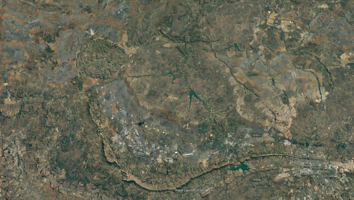 GaiaTheia's tweet image. My latest find #anodecathode pattern    Pilanesberg South Africa
Insane dragmarks from the cathode. Found such examples before. like the cathode prints at Antarctica and the Venezuela basin.