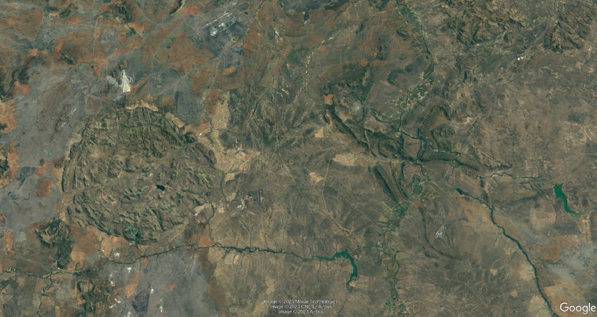 GaiaTheia's tweet image. My latest find #anodecathode pattern    Pilanesberg South Africa
Insane dragmarks from the cathode. Found such examples before. like the cathode prints at Antarctica and the Venezuela basin.