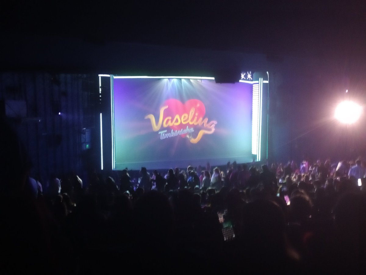 CB_Caboose's tweet photo. I took Fanto to the theater, we watched Grease :)
#billiebustup #bbu #fantoccio #fanto #grease #vaselina https://t.co/AHXcycvIrT