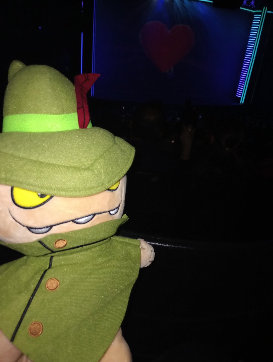 CB_Caboose's tweet photo. I took Fanto to the theater, we watched Grease :)
#billiebustup #bbu #fantoccio #fanto #grease #vaselina https://t.co/AHXcycvIrT