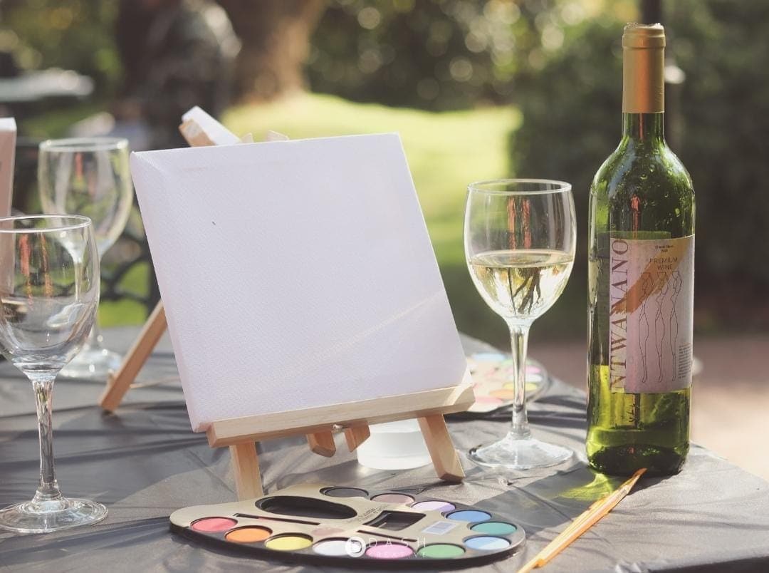 prosbreez's tweet photo. Celebrate the end of the year with a brush in one hand and a glass of wine in the other. Join us for Sip &amp; Paint, presented by Sadè View Travel and Events, Ntwanano Wines, and BTTR, with poetry and more to inspire! 🍇 #CheersToCreativity https://t.co/iQqBhbIZBs