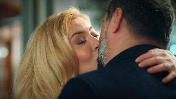 blvcom's tweet photo. 👫 La ficción #Hermanos13Nov de @antena3com registró 2.225.000 ESPECTADORES ÚNICOS (AA).
➡️ La serie turca consiguió 1.257.000 espectadores de audiencia media y el 14.3% de cuota de pantalla.
#Audiencias 📺📊 https://t.co/597fzcudcf