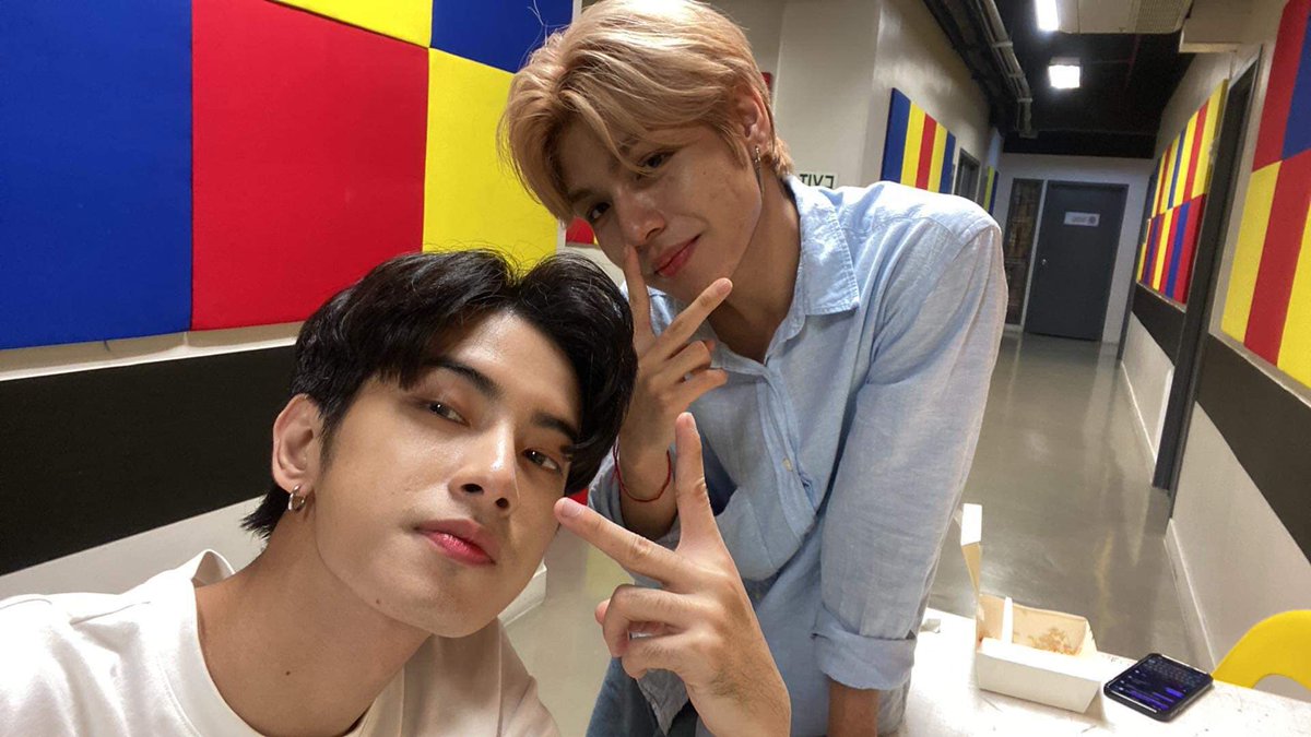 kyumye0n's tweet photo. Ilang taon din akong walang happy pill. Sila talaga nagpapaligaya ng buhay ko. Iyak at tawa ako sa mga moments nila kahit puro tb, hindi pa rin nakakasawa 🥺🥹
Mag iingat kau palagi 2K ko. I LOVE YOU BOTH SO MUCH!!!! ❤️🔥❤️🔥❤️🔥
2KBetterTogether
#HAPPY2KDAY #HORI7ON_2K https://t.co/wxMKqg1xWZ