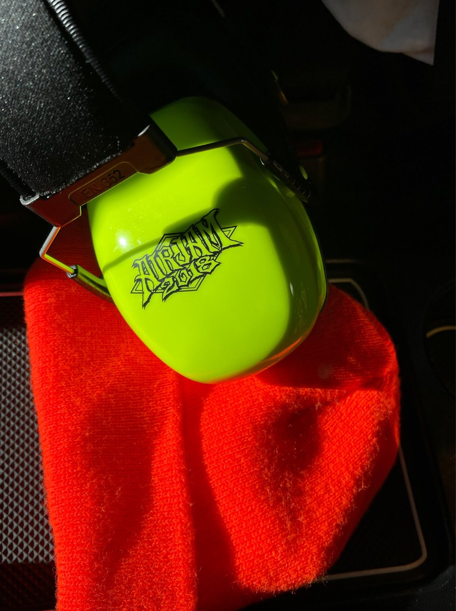 xchee90x's tweet photo. 初の家族参戦でLIVE！
四年振りだってさ！

子連れライブが初なので
ワクワクからの
どんどん緊張してきた。笑
ムスコも楽しんでくれると良いなー！
#10feet
#コリンズツアー https://t.co/1rhZM7tCpZ