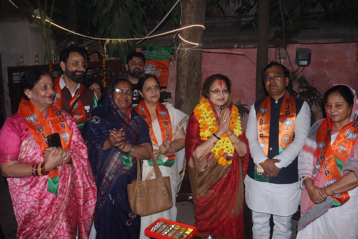 mayasinghbjp's tweet photo. न्यू शंकरपुरी कॉलोनी, पेट्रोल पम्प के पास, गोवर्धन कॉलोनी में पं. दीनदयाल मंण्डल के कार्यकर्ताओं के साथ बैठक |
#bjp #BJP4IND#bjpgwl #bjpmadhyapradesh https://t.co/dSBJ5XJLNS