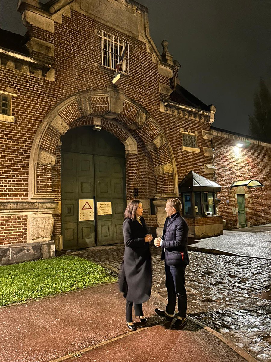 thib_francois's tweet photo. Avec @GrisetCatherine, nous avons visité la maison d'arrêt de #Cuincy afin d’échanger avec la direction, le personnel et des détenus. La nécessité de moderniser nos établissements pénitentiaires est cruciale pour assurer la sécurité du personnel et de tous les #Français. 🇫🇷 https://t.co/J8ctVptKnp