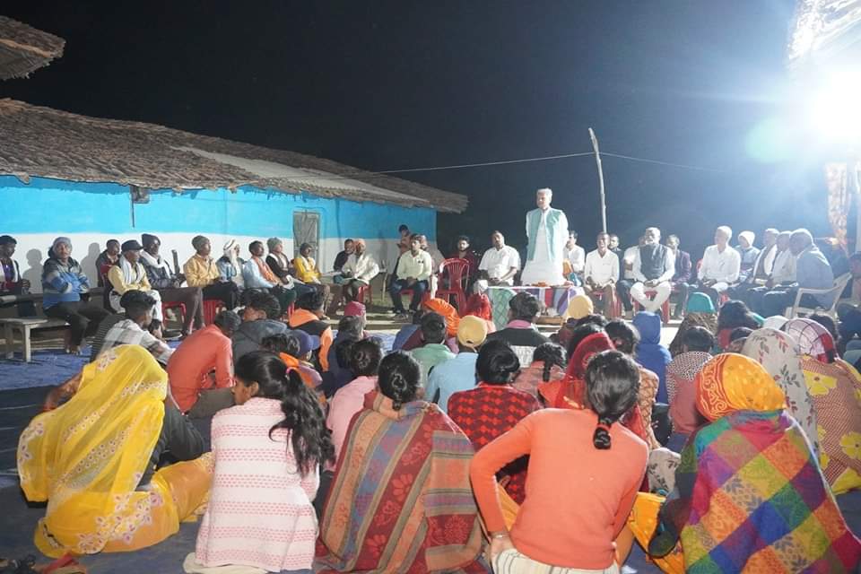 IKedarShukla's tweet photo. सीधी विधानसभा के ग्राम दाड़ी  में चुनावी जनसंपर्क किया। 
.
जनता जनार्दन का आशीर्वाद मिल रहा है।
सीधी विधानसभा में ऑटो चल रहा।।

#TEAM_KNS  
#चुनाव_यात्रा_विधानसभा_सीधी
#vidhansabhaelection2K23
#MPElection2023  #developmentbyKedarShukla #MadhyaPradesh #sidhi https://t.co/I3LefQRAOs