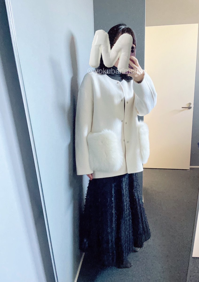 ついに石井毛皮さんデビュー💗
スカートスタイルがメインなのでスカートに合うように少し短く調整してもらいました🥰白のふわふわって永遠に可愛い🤍🤍🤍