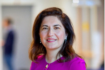 Maand van het Gezag: 'Het gezag van de burgemeester'
<a href="/Huri_Sahin/">Huri Sahin</a> is sinds december 2022 burgemeester van Rijswijk. In dit interview met de Raad voor het Openbaar Bestuur (ROB) reflecteert zij door de bril van 'Gezag herwinnen' op haar rol als bestuurder.
ap.lc/enzqW