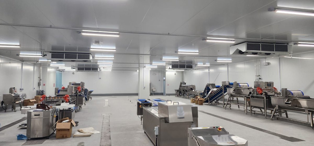 HishineLED's tweet image. Hishine Led Batten Light installed at Food Processing Plant in Singapore.
Product: 40w led batten light
Features: 130lm/w, 4ft length, IP65
Certificates: Haccp, CB, CE, RoHs

leo@hishine.cc
0086-18813755719

#hishine #battenlight #triprooflight #ledlight #linearlight #striplight