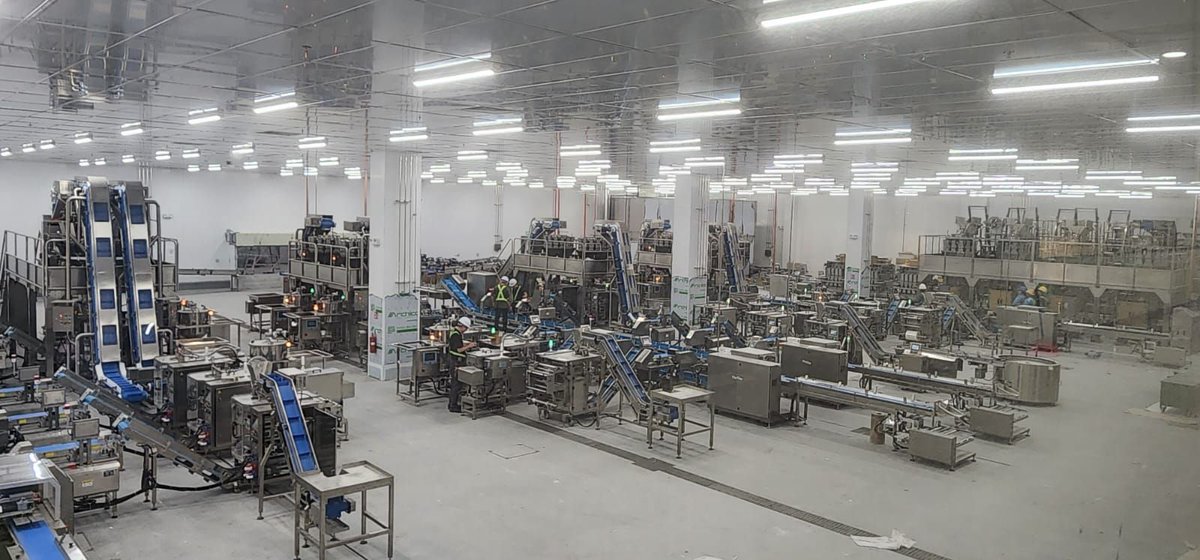 HishineLED's tweet image. Hishine Led Batten Light installed at Food Processing Plant in Singapore.
Product: 40w led batten light
Features: 130lm/w, 4ft length, IP65
Certificates: Haccp, CB, CE, RoHs

leo@hishine.cc
0086-18813755719

#hishine #battenlight #triprooflight #ledlight #linearlight #striplight