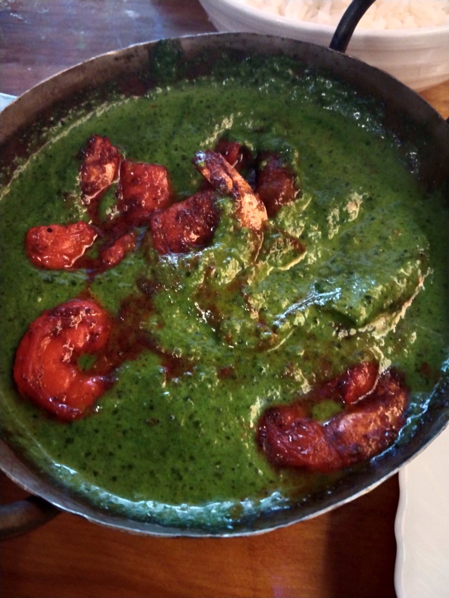 WoodOnWineNZ's tweet image. #Kumars in #Paeroa truly is something special as advertised. 35 years of heritage, all made from scratch, home made tomato pickle to start followed by Saag Aloo and Saag Prawn. Those colours!