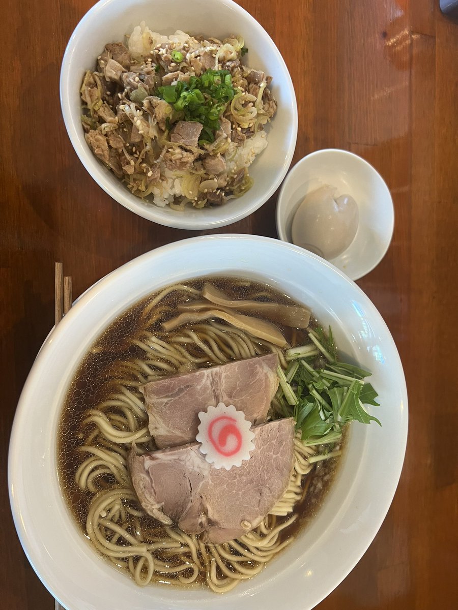 EnGreymarkx's tweet photo. 毎度完飲完食できるラーメンはなかなかない🍜

今日もめちゃくちゃ美味かったー

店主さんサービスまでありがとうございます🙏

#中華そば松井 https://t.co/ViQ1yK4aPY