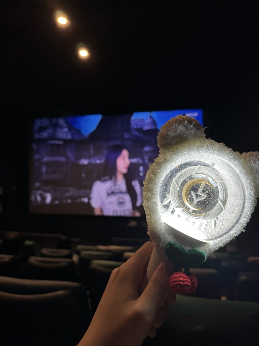 tesvianne's tweet image. #VENTAX #걸스인원더랜드 #kpopvr
서울에서만 상영해서 못볼줄 알았는데 부산에서도 열어주셔서 두번이나 보러갔어요!! 시간가는줄 모르고 봤고 VR기계도 너무 편해서 좋았습니다! 역시 VR로 보는 내 최애는 최고더라구요 ㅎㅎ 다음에도 잘 부탁드려요 미리 감사합니다 ◡̎