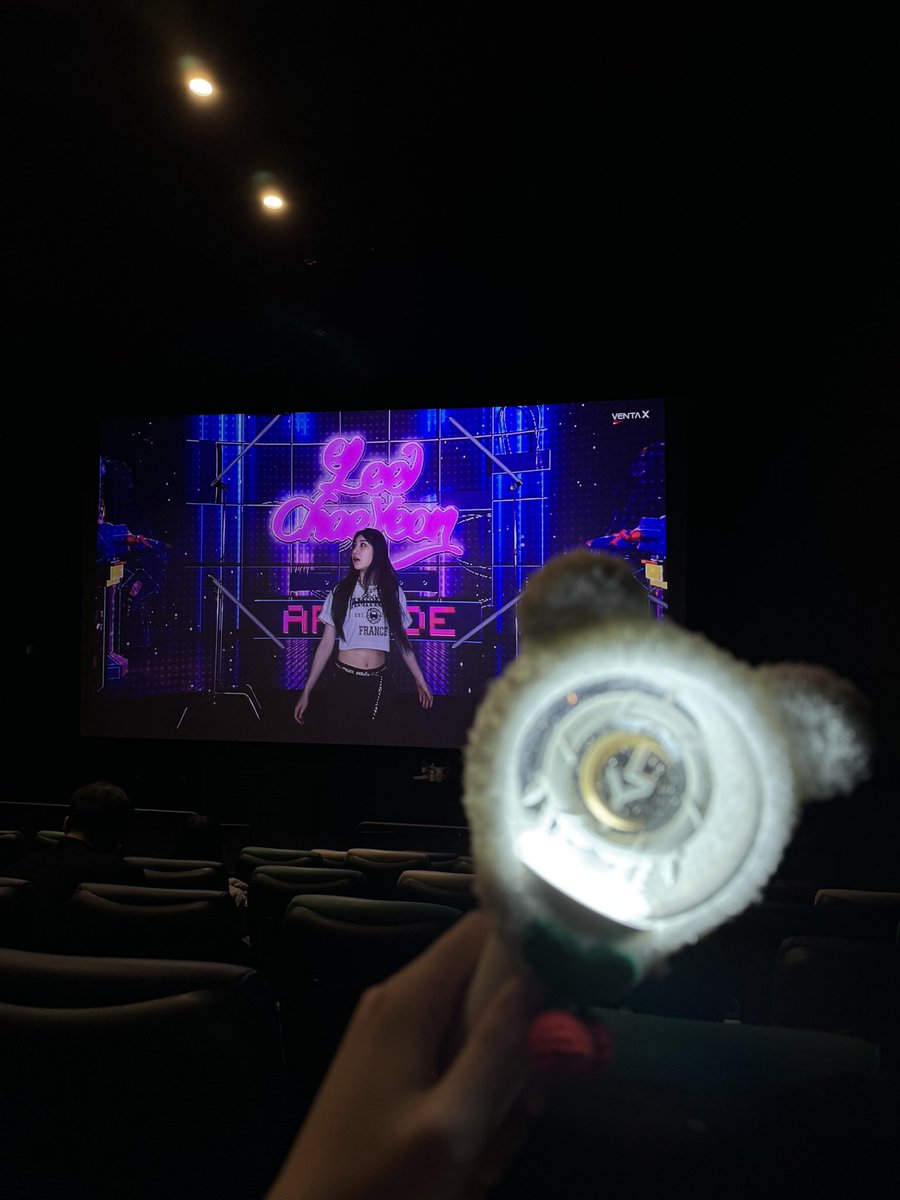 tesvianne's tweet image. #VENTAX #걸스인원더랜드 #kpopvr
서울에서만 상영해서 못볼줄 알았는데 부산에서도 열어주셔서 두번이나 보러갔어요!! 시간가는줄 모르고 봤고 VR기계도 너무 편해서 좋았습니다! 역시 VR로 보는 내 최애는 최고더라구요 ㅎㅎ 다음에도 잘 부탁드려요 미리 감사합니다 ◡̎