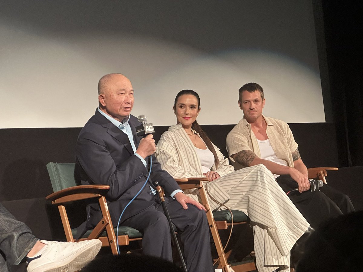 gdeo's tweet photo. Truly amazed that maestro John Woo  can gift the world w/a fun ultra violent holiday movie with SILENT NIGHT.
Thanks to @BeyondFest @am_cinematheque for hosting such a fun evening. Loved hearing all the behind the scenes stories from John @CataSan007 &amp; Joel Kinnaman #SilentNight https://t.co/afj7ioD1X3