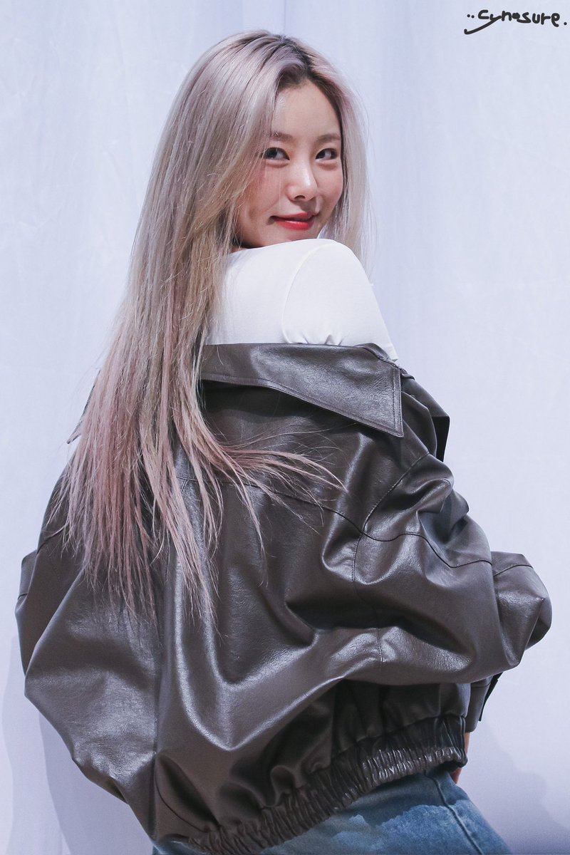 231112 미니팬미팅

#마마무 #휘인
#MAMAMOO #WHEEIN