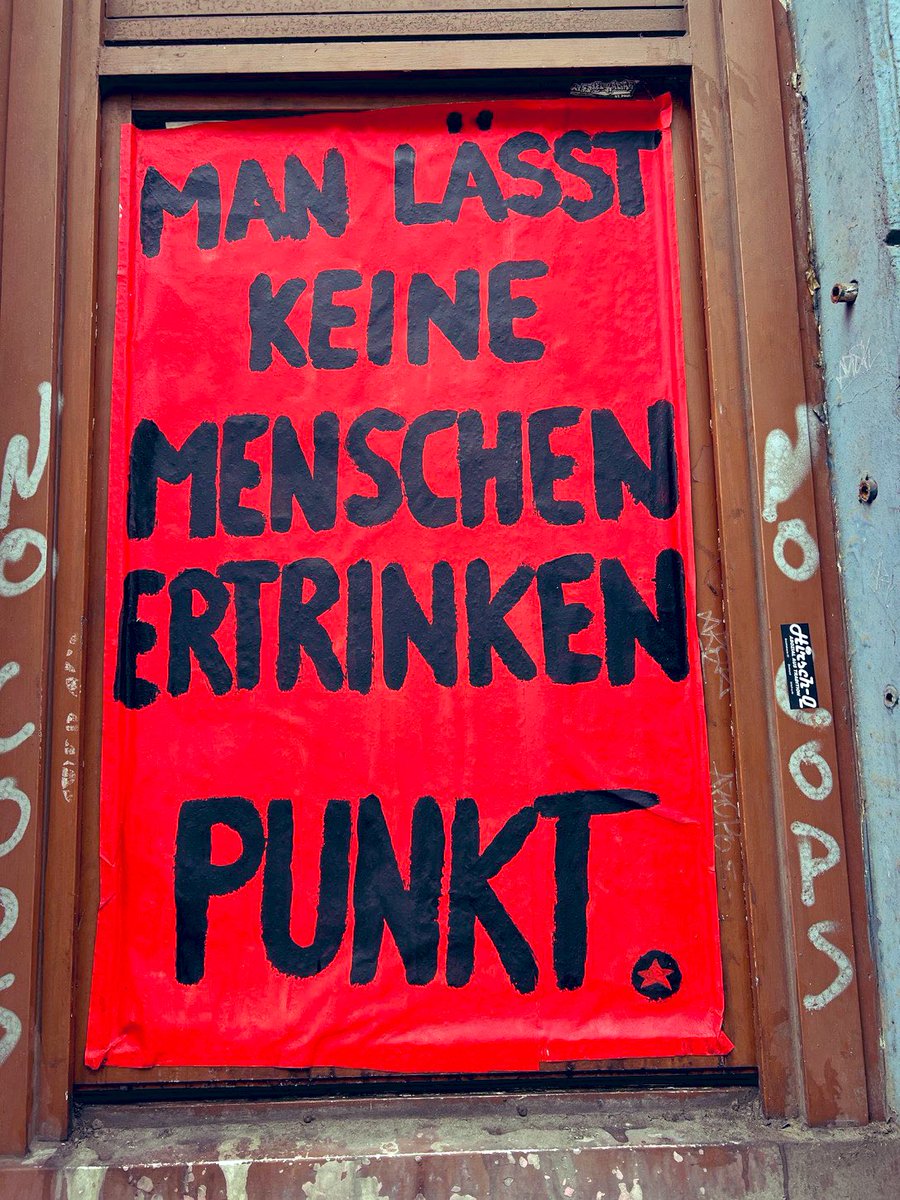NurderK's tweet photo. Guten Morgen liebe Nachbarinnen und Nachbarn! Das, was auf dem Fenster steht!
!B https://t.co/RvFuht82SB